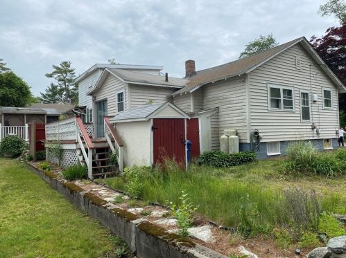 17 Oriole St, New Bedford, MA 02745-2221