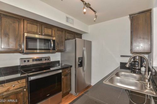 2206 Cambridge Ave, Phoenix AZ 85006-1415 exterior