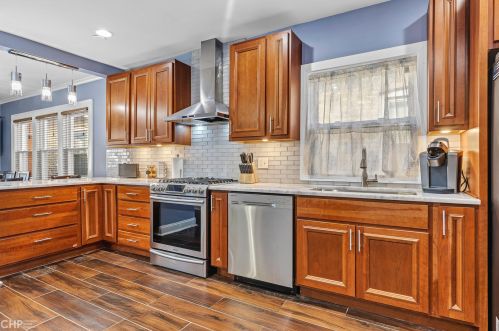 2614 Oak Park Ave, Forest View IL 60402-2533 exterior