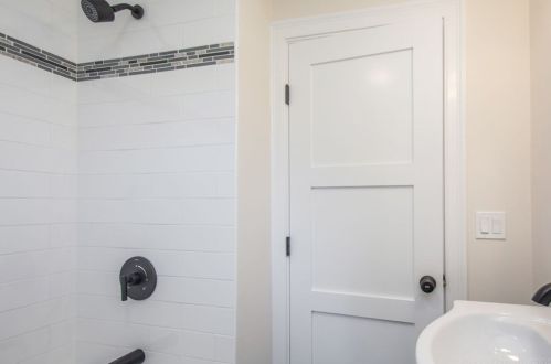 214 Riverside Dr, Dedham MA  02026-6932 exterior