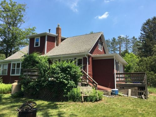 185 Pelham Rd, Amherst MA 01002-9777 exterior