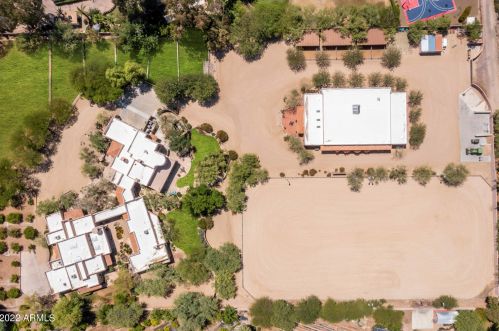 2020 Bethany Home Rd, Phoenix AZ 85014-2434 exterior