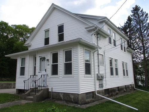 16 Wisteria St, Worcester, MA 01604-3458