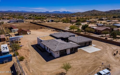 35205 3rd Ave, Phoenix AZ 85027-5908 exterior