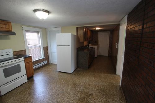 71 Chilmark St, Worcester MA 01604-2811 exterior