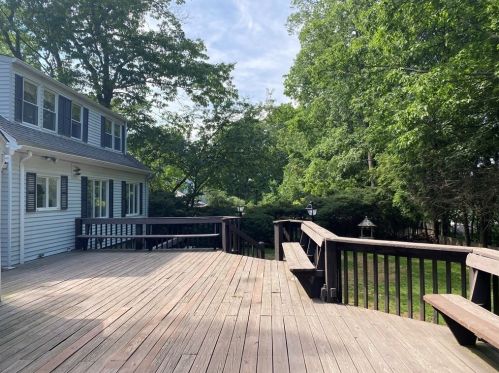 109 Pine Grove St, Needham MA  02494-1716 exterior