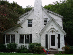 96 Larchmont Ave, Newton, MA 02468-2014