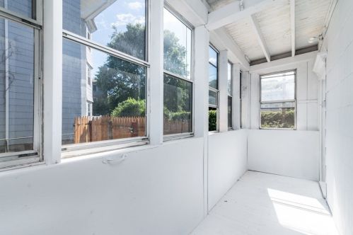 21 Whipple St, Worcester MA 01607-1339 exterior