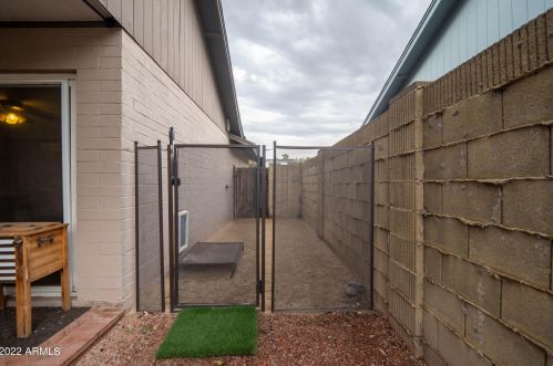 16814 31 Ave, Phoenix AZ 85009-4846 exterior