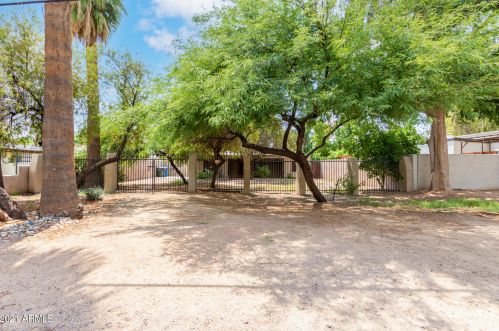 3122 27th St, Phoenix, AZ 85016-7438