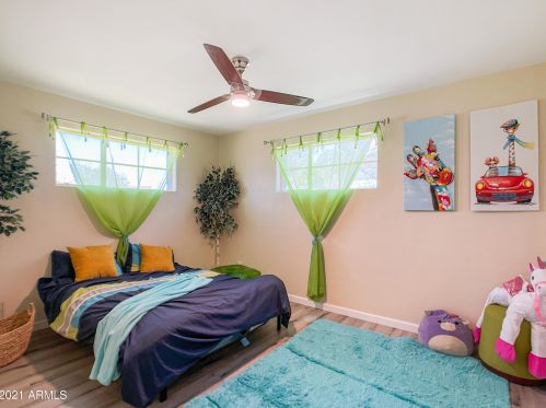 2725 Alice Ave, Phoenix AZ 85021-4112 exterior