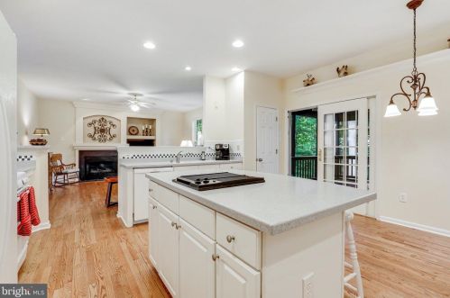 5424 Wooded Way, Columbia MD 21044-5722 exterior