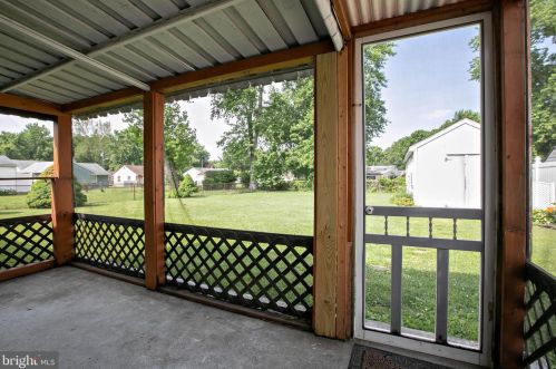 121 Hannold Blvd, West Deptford NJ 08096-1815 exterior