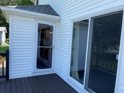 63 Oak St, Seekonk MA  02771-5212 exterior