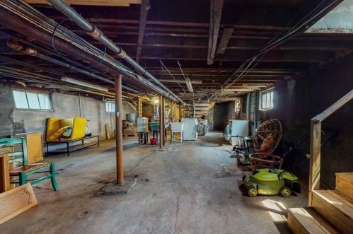 32 Fuller St, Everett MA  02149-4213 exterior