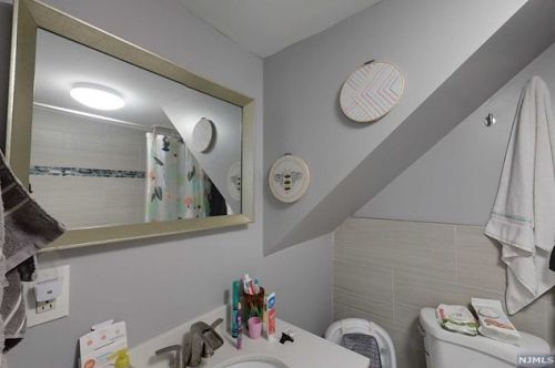 264 Davis Ave, Kearny NJ 07032-3402 exterior