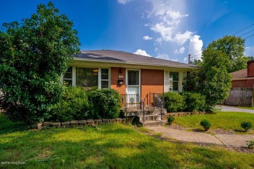 153 Mills Dr, Louisville, KY 40216-1559