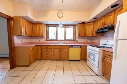 93 Cutler St, Worcester MA 01604-4801 exterior