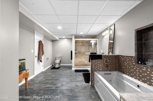 14 Knolls Dr, Jackson Twp NJ  08527-4209 exterior