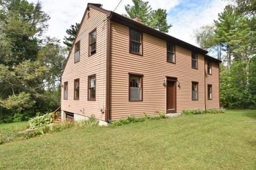 230 Manchaug Rd, Sutton MA  01590-1647 exterior