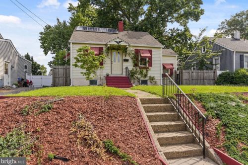 137 Spruce Ave, West Deptford, NJ 08093-1119