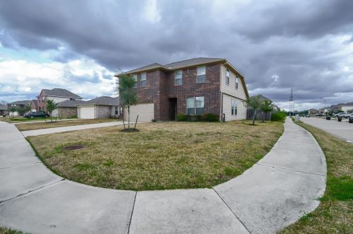 1002 Cascadera Ct, Richmond TX  77406-1431 exterior