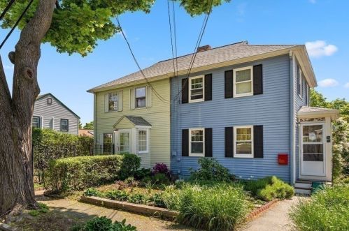 53 Gardner St, Arlington MA 02474-3827 exterior