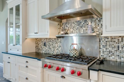 5621 Calle Camelia, Phoenix AZ 85018-4617 exterior