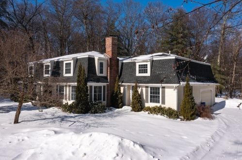 11 Colonial Dr, Shrewsbury MA  01545-1520 exterior
