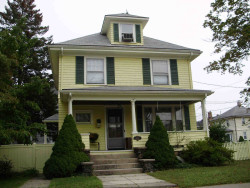 279 Derby St, Newton, MA 02465-1047