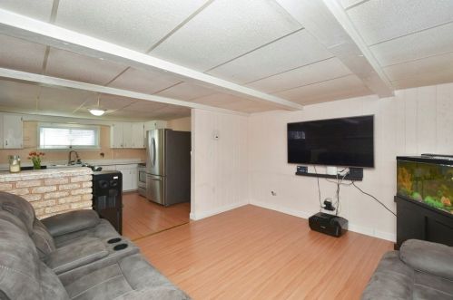 98 Kenberma Rd, Worcester MA 01604-5308 exterior