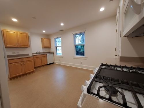 8 Ipswich St, Seekonk MA 02771 exterior