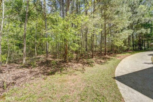 628 Edgewater Cir, Conyers GA 30094-4405 exterior