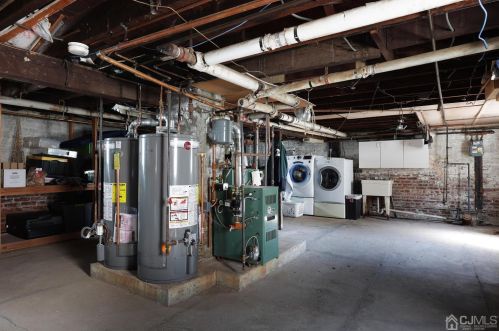 35 Louis St, Carteret NJ 07008-2104 exterior