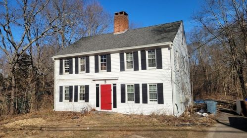 176 Walker St, Taunton, MA 02780-2151