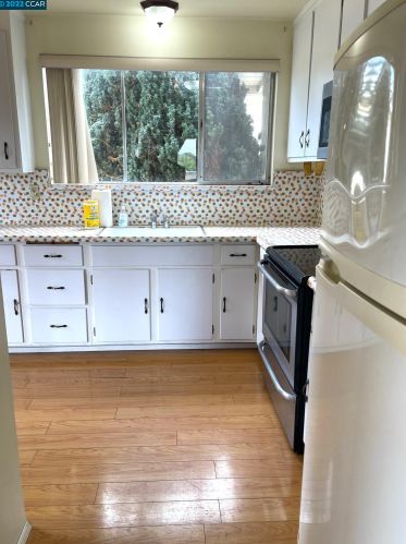 955 Burkhart Ave, San Leandro CA 94579-2031 exterior