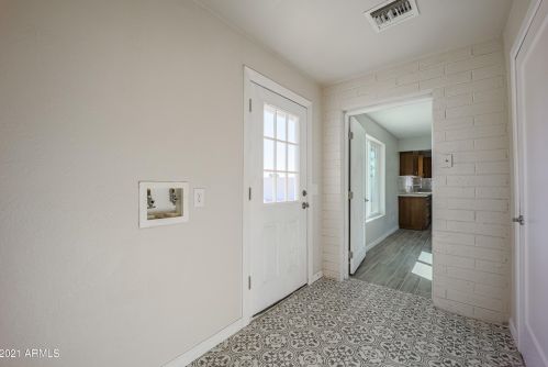 501 El Camino Dr, Phoenix AZ 85051-4627 exterior