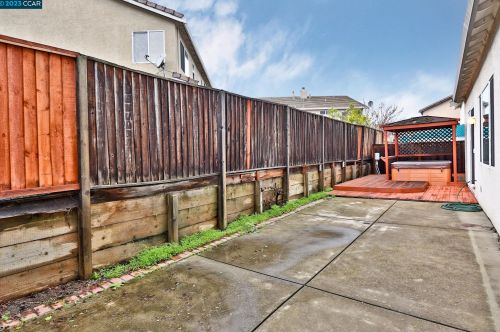 357 Napoleon Dr, San Leandro CA 94577-1580 exterior