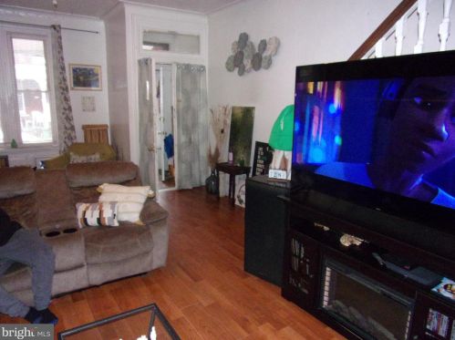 3227 Carlisle St, Philadelphia, PA 19140-5009