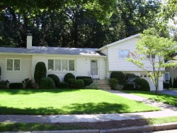 86 Drumlin Rd, Newton, MA 02459-2807