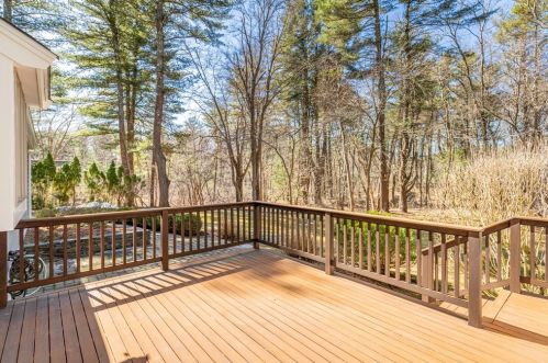 30 Surrey Ln, Topsfield MA 01983-1318 exterior