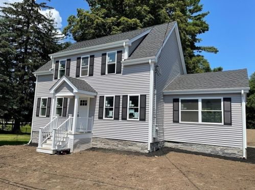 45 Highland St, Southborough MA  01772-1915 exterior