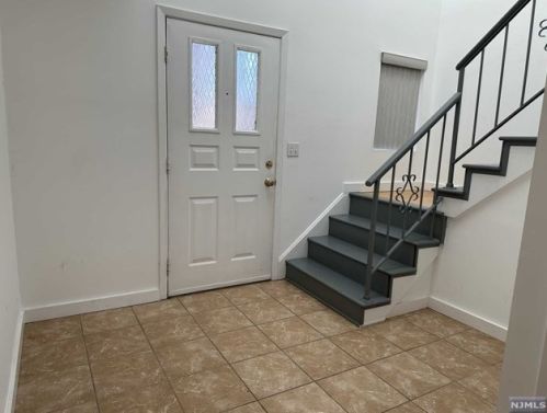 60 Linwood Ave, Cresskill NJ  07626-2103 exterior