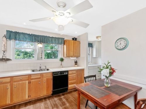 18 Mary St, Arlington MA 02474-8827 exterior