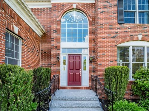 35 Fairways Ln, Methuen, MA 01844-2125