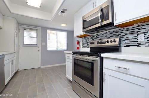 3818 Earll Dr, Phoenix AZ 85018-7149 exterior