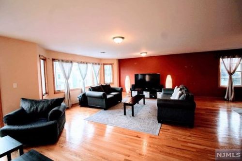 85 Devon Ter, Kearny NJ  07032-3331 exterior