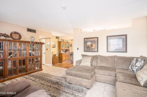 414 Behrend Dr, Phoenix AZ 85050-3992 exterior