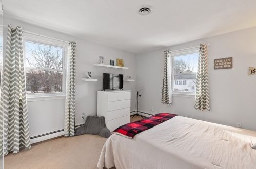 54 Apple Blossom Ln, Taunton MA 02780-4718 exterior