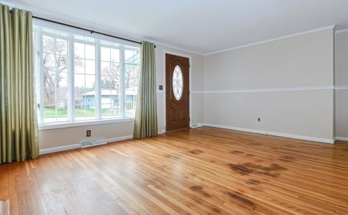 19 Middlesex Ave, Worcester MA 01604-1931 exterior